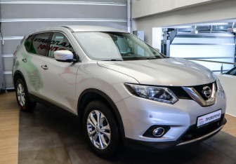 Подержанный автомобиль Nissan X-Trail 2017 года (3 фото)