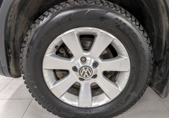 Подержанный автомобиль Volkswagen Tiguan 2010 года (17 фото)
