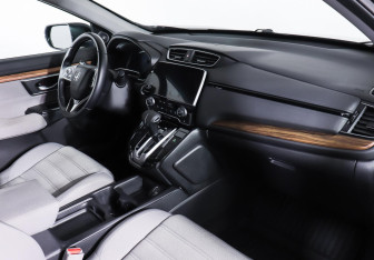 Подержанный автомобиль Honda CR-V 2017 года (9 фото)