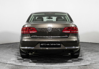 Подержанный автомобиль Volkswagen Passat Sedan 2011 года (4 фото)