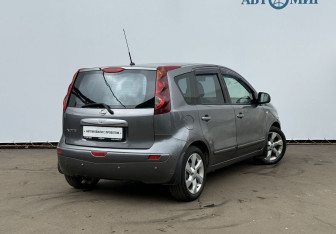 Подержанный автомобиль Nissan Note 2011 года (5 фото)