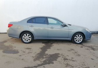 Подержанный автомобиль Chevrolet Epica 2012 года (4 фото)