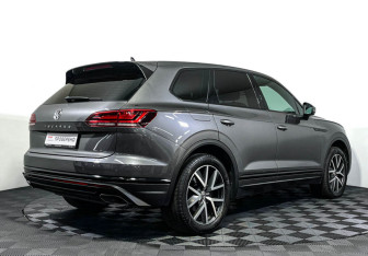 Подержанный автомобиль Volkswagen Touareg 2019 года (5 фото)