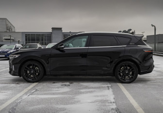 Подержанный автомобиль Voyah Free 2023 года (10 фото)