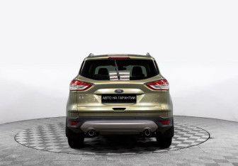 Подержанный автомобиль Ford Kuga 2014 года (4 фото)