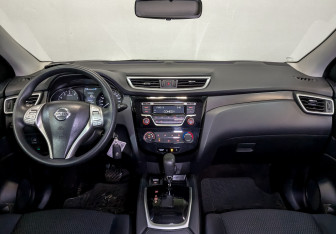 Подержанный автомобиль Nissan Qashqai 2016 года (14 фото)