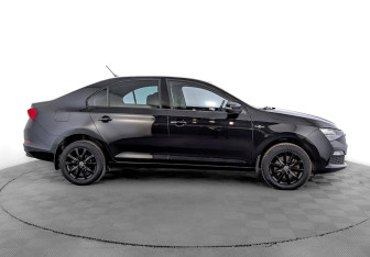 Подержанный автомобиль Skoda Rapid Liftback 2021 года (4 фото)