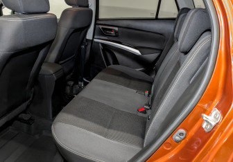 Подержанный автомобиль Suzuki SX4 Hatchback 2018 года (13 фото)