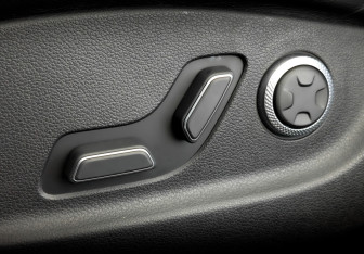 Подержанный автомобиль Genesis G80 2021 года (20 фото)