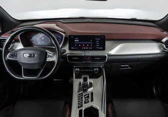 Подержанный автомобиль Geely Coolray 2021 года (13 фото)
