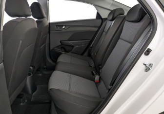 Подержанный автомобиль Hyundai Solaris Sedan 2021 года (18 фото)