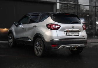 Подержанный автомобиль Renault Kaptur 2016 года (7 фото)