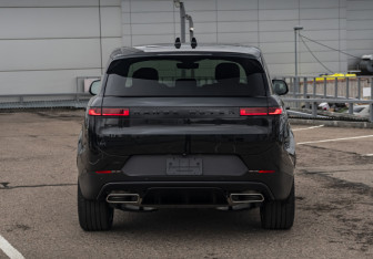 Подержанный автомобиль Land Rover Range Rover Sport 2025 года (8 фото)