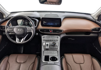 Подержанный автомобиль Hyundai Santa Fe 2022 года (14 фото)