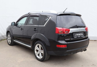 Подержанный автомобиль Peugeot 4007 2010 года (6 фото)