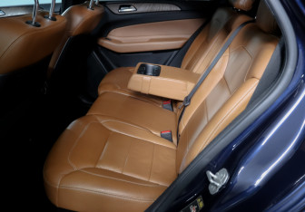 Подержанный автомобиль Mercedes-Benz GLE 2015 года (10 фото)