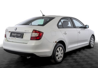 Подержанный автомобиль Skoda Rapid Liftback 2019 года (5 фото)