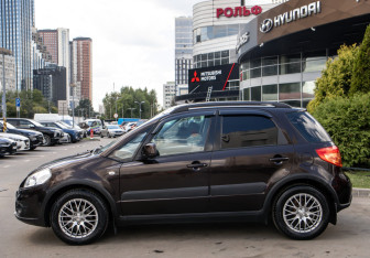 Подержанный автомобиль Suzuki SX4 Hatchback 2014 года (6 фото)