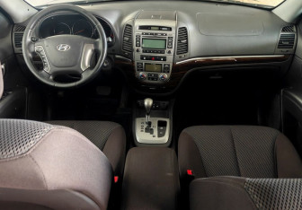 Подержанный автомобиль Hyundai Santa Fe 2011 года (8 фото)