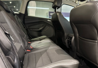 Подержанный автомобиль Ford Kuga 2013 года (14 фото)