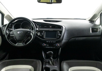 Подержанный автомобиль Kia Ceed Wagon 2018 года (9 фото)