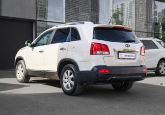 Подержанный автомобиль Kia Sorento 2011 года (6 фото)