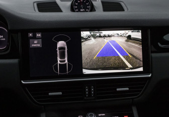 Подержанный автомобиль Porsche Cayenne 2020 года (23 фото)