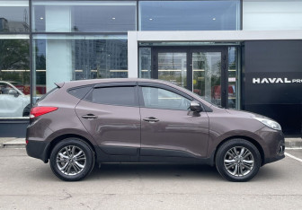 Подержанный автомобиль Hyundai ix35 2014 года (4 фото)