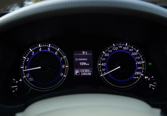 Подержанный автомобиль Infiniti QX50 2015 года (9 фото)