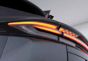 Подержанный автомобиль Changan UNI-K 2022 года (23 фото)