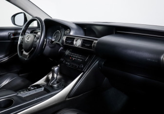 Подержанный автомобиль Lexus IS Sedan 2013 года (9 фото)