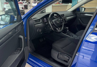 Подержанный автомобиль Skoda Superb Liftback 2019 года (9 фото)