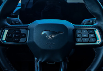 Подержанный автомобиль Ford Mustang Convertible 2024 года (19 фото)