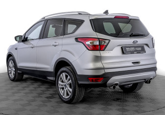 Подержанный автомобиль Ford Kuga 2018 года (7 фото)