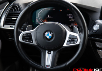 Подержанный автомобиль BMW X3 2021 года (12 фото)