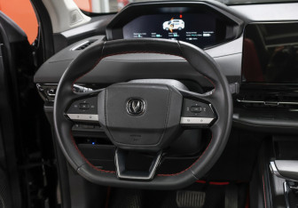 Подержанный автомобиль Changan UNI-S 2024 года (15 фото)