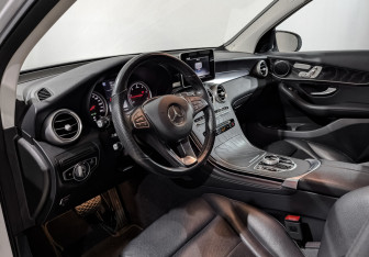 Подержанный автомобиль Mercedes-Benz GLC Coupe 2019 года (15 фото)
