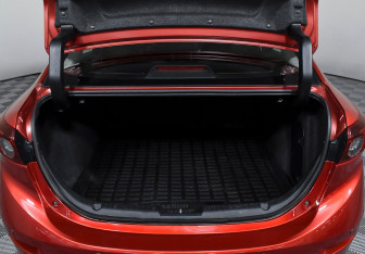 Подержанный автомобиль Mazda 3 Sedan 2018 года (16 фото)