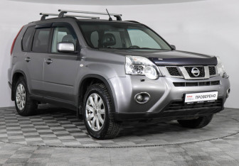 Подержанный автомобиль Nissan X-Trail 2012 года (3 фото)