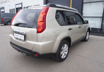 Подержанный автомобиль Nissan X-Trail 2008 года (5 фото)