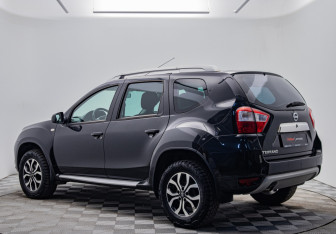 Подержанный автомобиль Nissan Terrano 2016 года (3 фото)