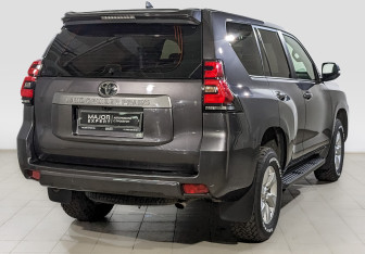 Подержанный автомобиль Toyota Land Cruiser Prado 2017 года (5 фото)