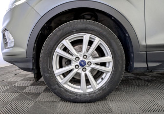 Подержанный автомобиль Ford Kuga 2018 года (18 фото)