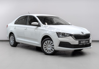 Подержанный автомобиль Skoda Rapid Liftback 2021 года (3 фото)