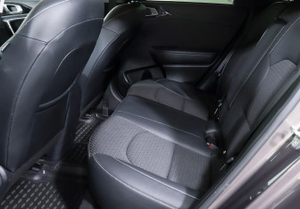 Подержанный автомобиль Kia Ceed Hatchback 2020 года (17 фото)