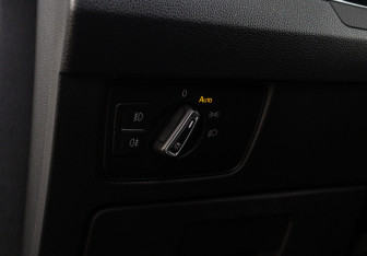 Подержанный автомобиль Volkswagen Passat Sedan 2016 года (15 фото)