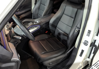 Подержанный автомобиль Mercedes-Benz GLE 2020 года (20 фото)