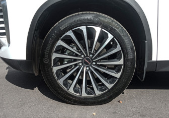 Подержанный автомобиль Exeed TXL 2024 года (18 фото)