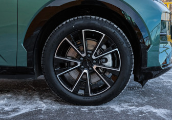 Подержанный автомобиль Zeekr X 2023 года (13 фото)