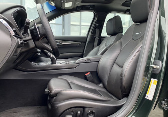 Подержанный автомобиль Cadillac CT5 2020 года (14 фото)